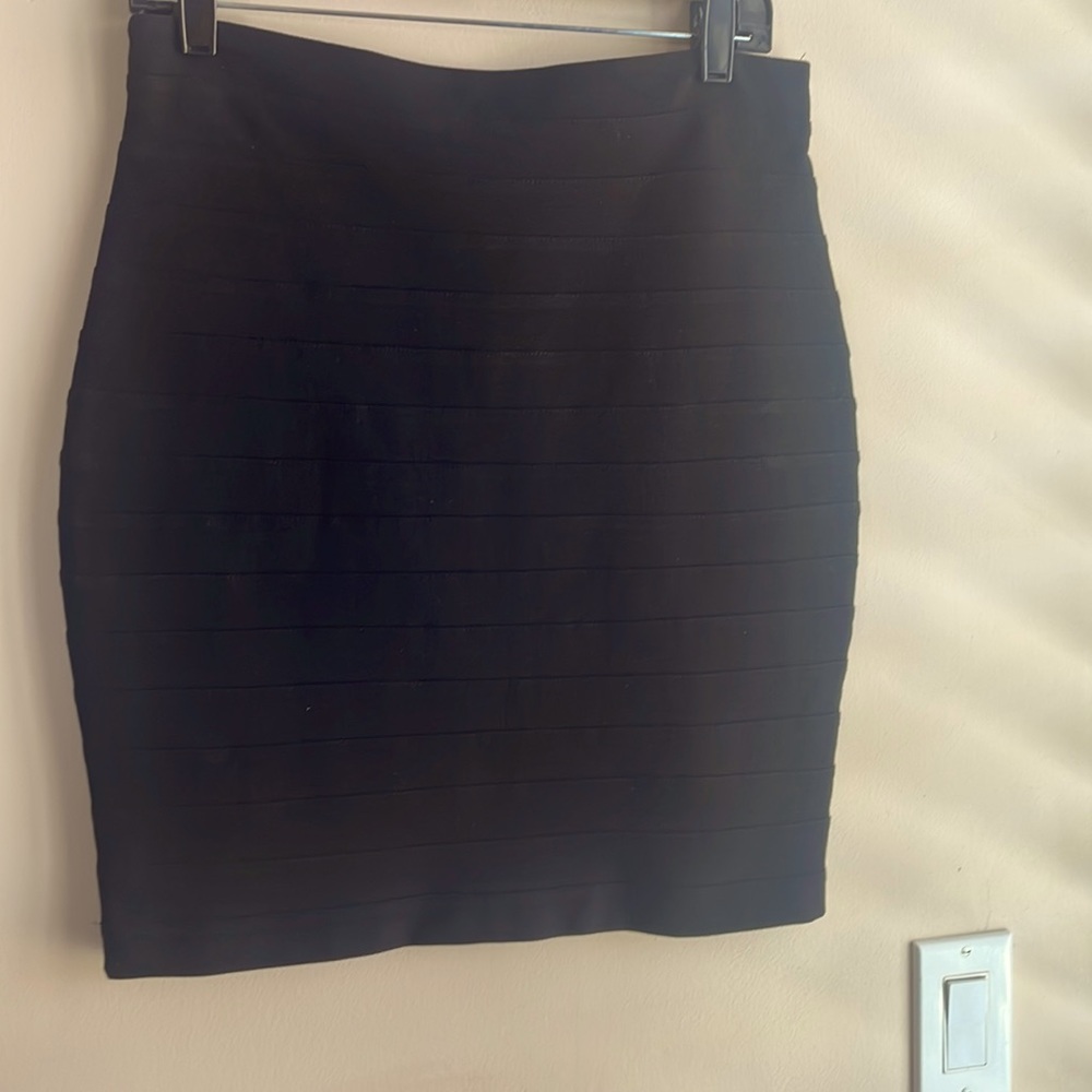 Amanda & Chelsea midi stretch skirt